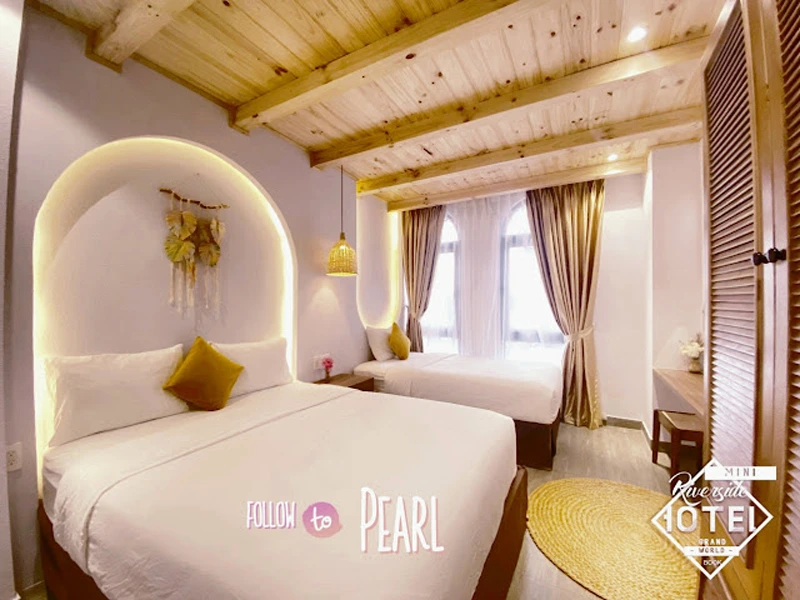 PEARL 01 - Phòng triple cửa sổ