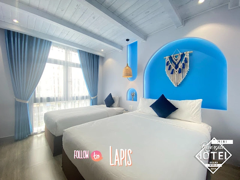 LAPIS 02 - Phòng triple cửa sổ